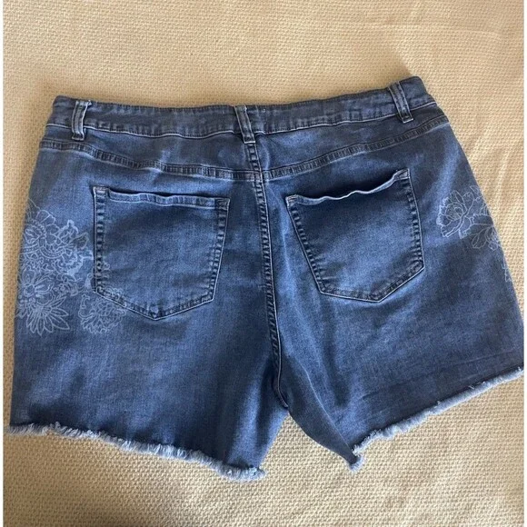 Lane Bryant Denim Shorts Size 20 2 Pair Bundle Pearl Floral Blue - Picture 8 of 10